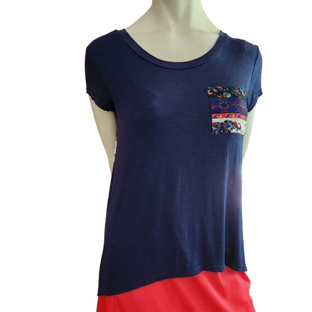 Rue21 Pullover Top Short Sleeves Hi-Low Hem Elephants